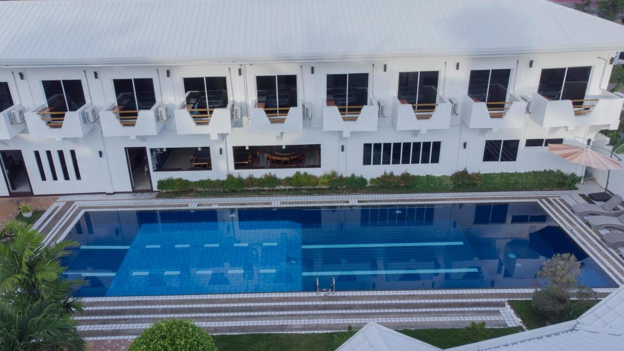 Adela Resort Panglao Exterior photo