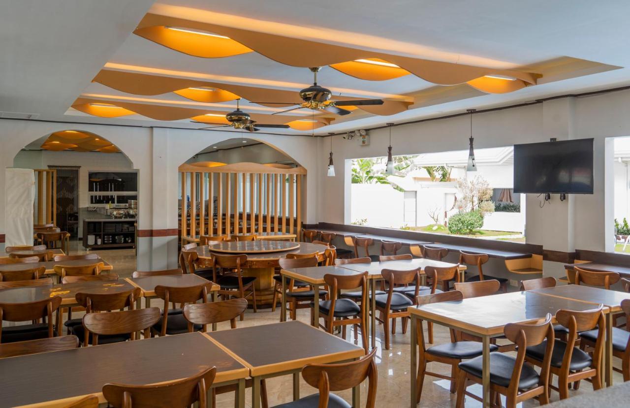 Adela Resort Panglao Exterior photo