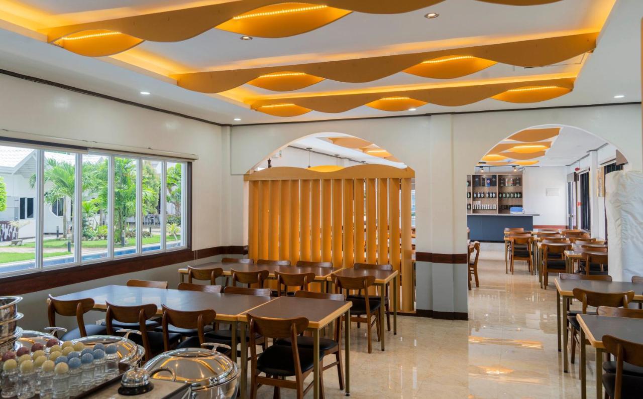Adela Resort Panglao Exterior photo